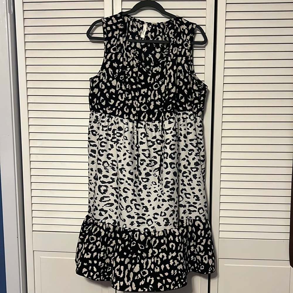 Multi print black/cream “Hesed” brand women’s dress size Large